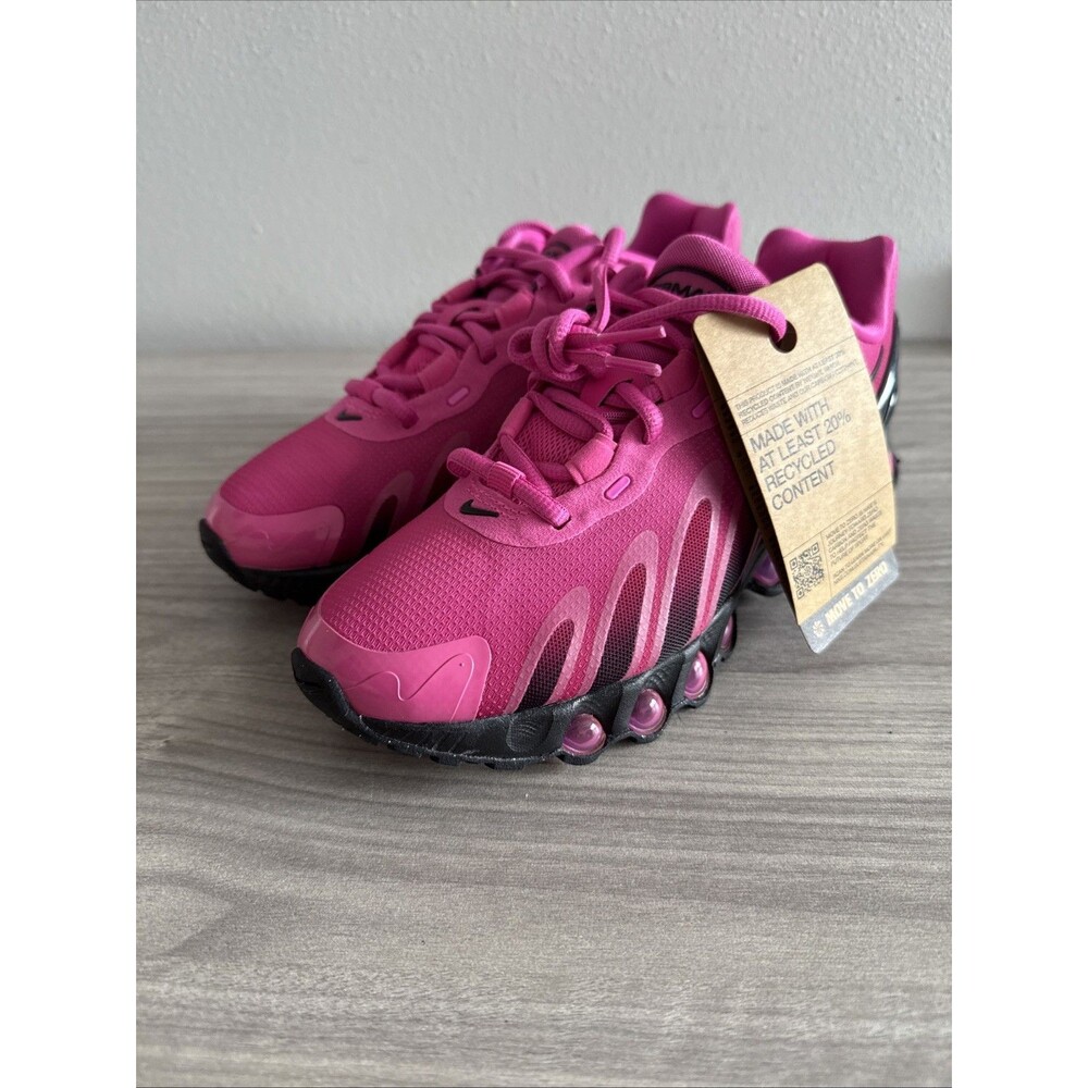 Nike Pink and Black Athletic Shoes - Picture 2 of 12